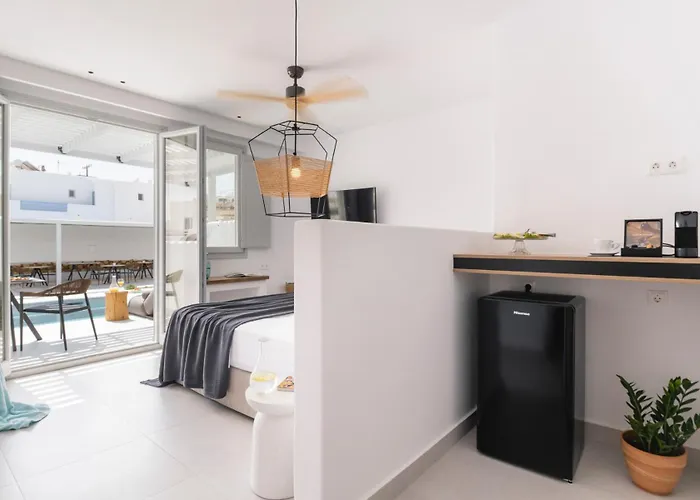 מלון Quartano By Heliessa, Adults Only נאוסה