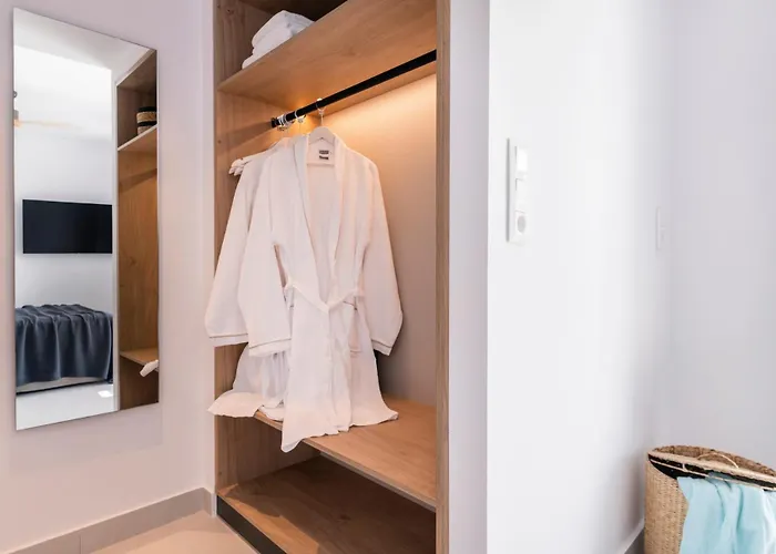 Quartano By Heliessa, Adults Only מלון נאוסה